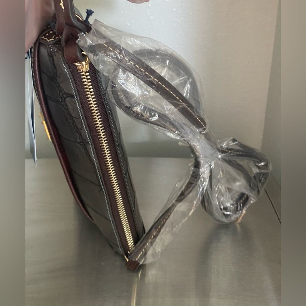 DOONEY AND BURKE..Gray Croc-Embossed Crossbody Bag - Picture 6 of 16